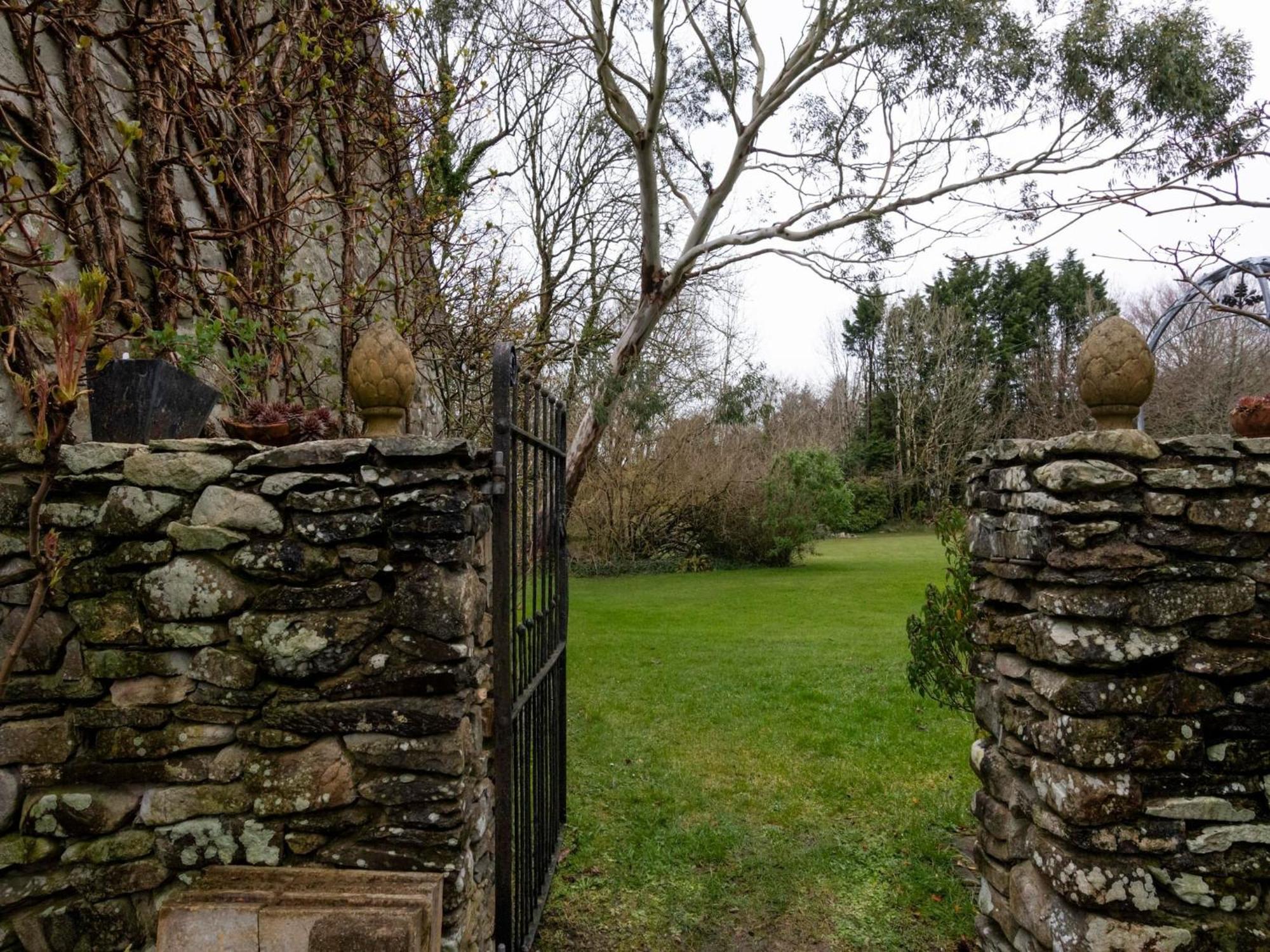 Secluded Holiday Home In Ceredigion With Garden Pennant  Экстерьер фото